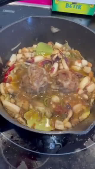 Foto del paso 7 de la receta: Guisado de sepia, alcachofas y figatell