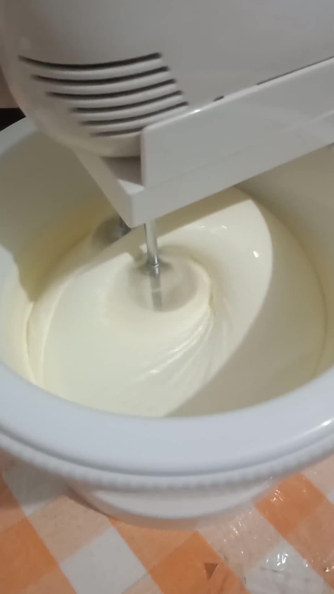 Foto langkah ke 2 dari resep Bolu pandan tepung ketan putih.