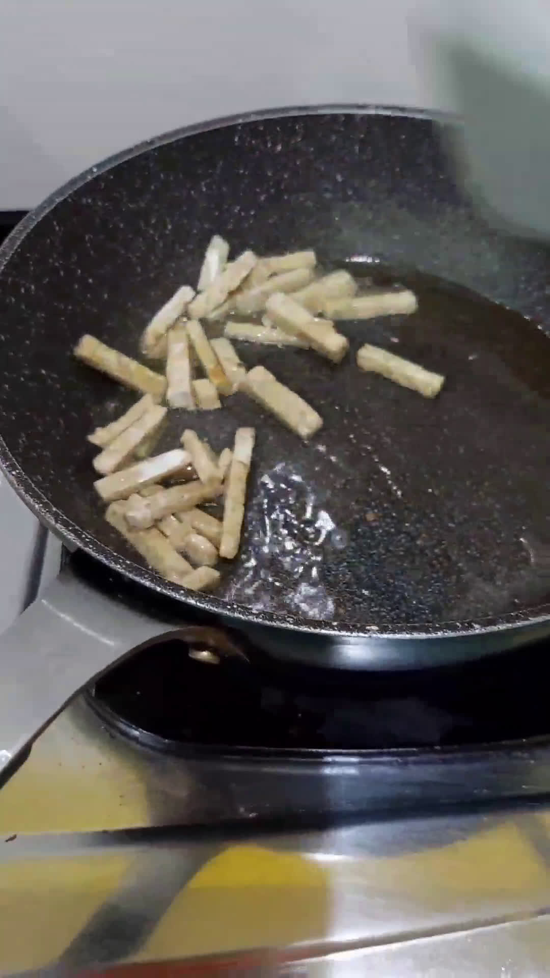 Foto langkah ke 1 dari resep 256. Tumis kacang panjang,tempe daun so, kemangi.