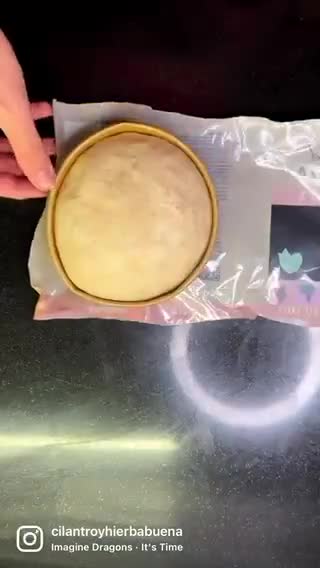 Foto del paso 2 de la receta: Pizza Napolitana Margarita, con masa congelada #ThinkingFoods