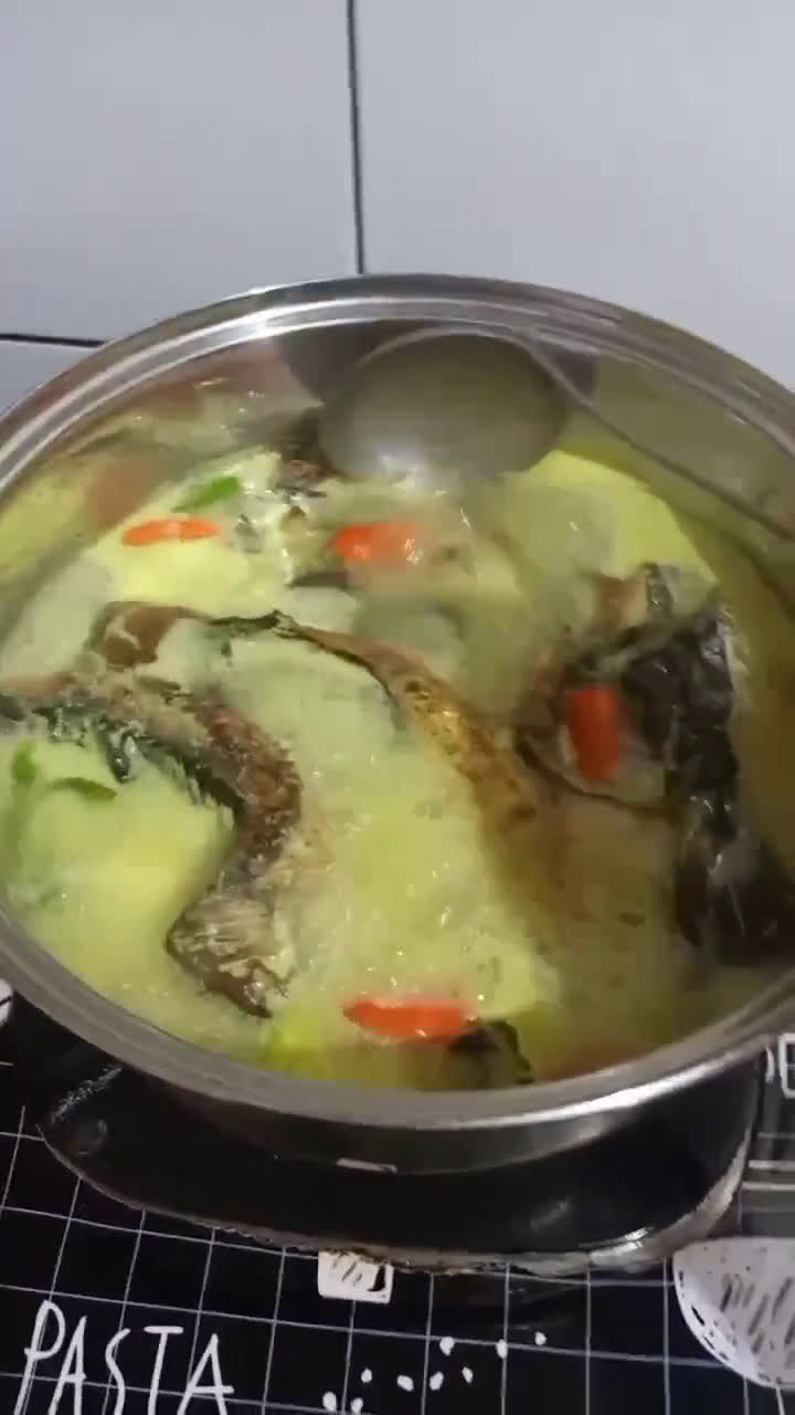 Foto langkah ke 3 dari resep Ikan Pari asap kuah santan.