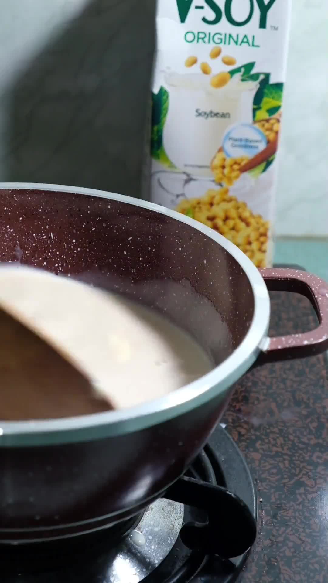 Gambar langkah 2 resipi Panna Cotta Buah Naga Konnyaku Jelly.