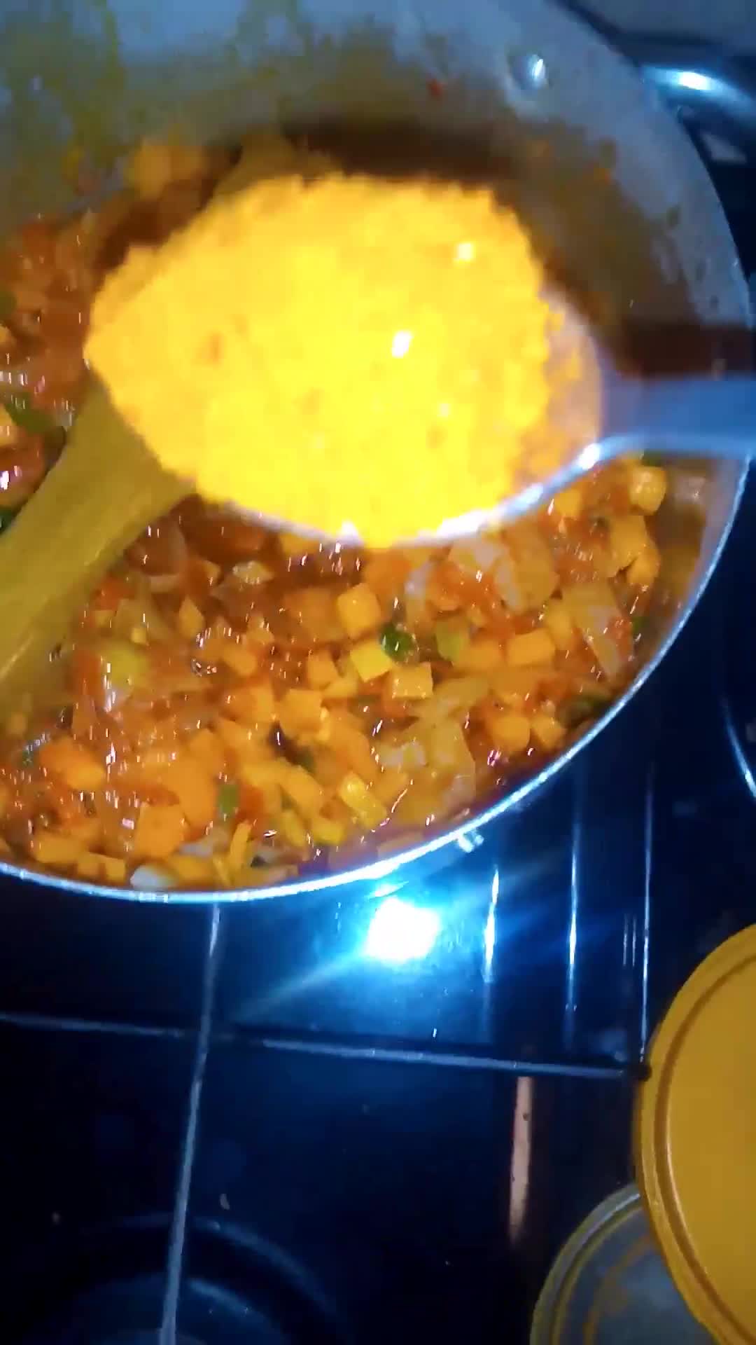 Miyar karas da albasa (babu cefane)matakin girki3 hoto