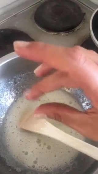 Foto del paso 1 de la receta: Cocadas ! Merengue y coco no más ♥️🥰 sin tacc