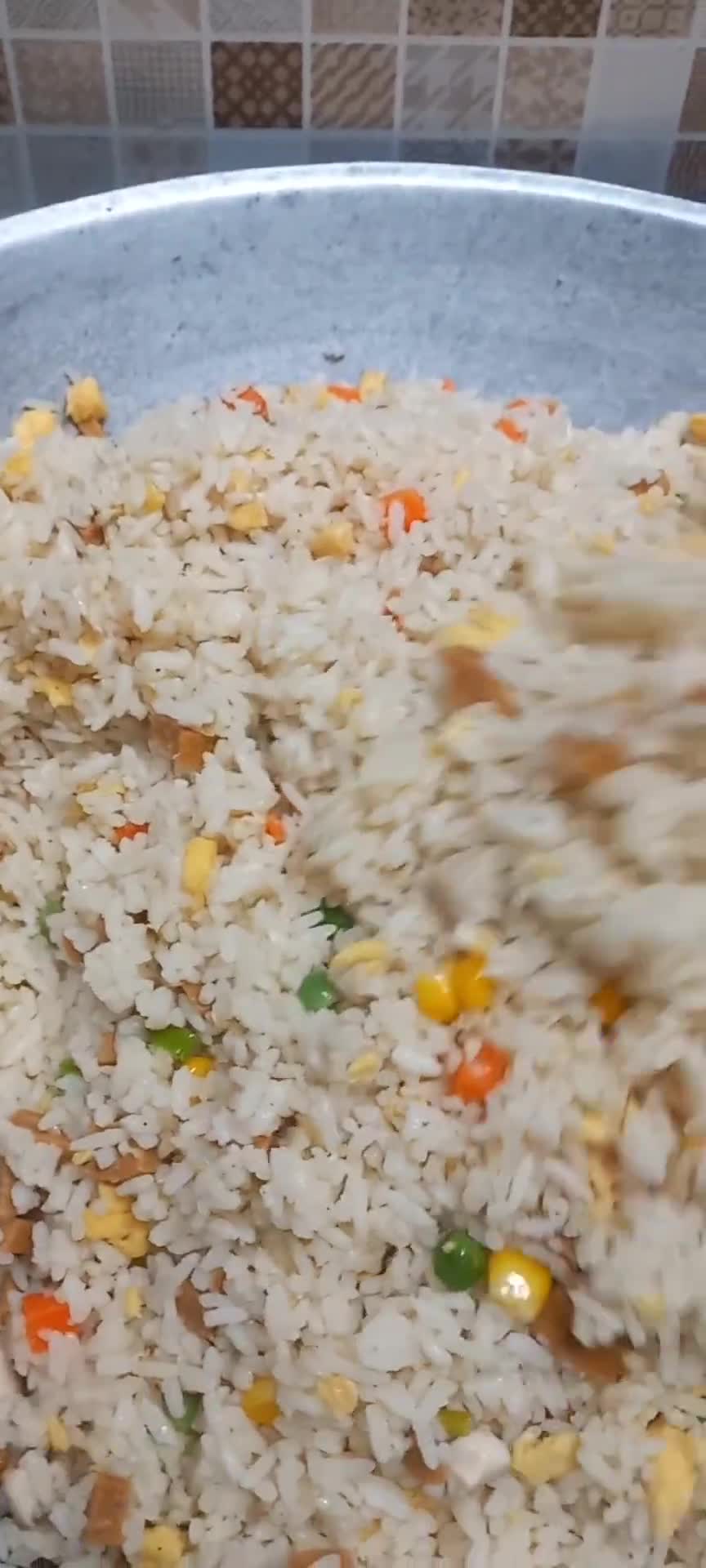 Foto langkah ke 4 dari resep Nasi Goreng Putih.