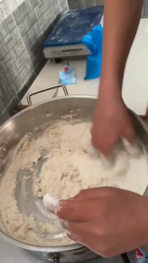صورة لخطوة 1 من وصفة Pizza