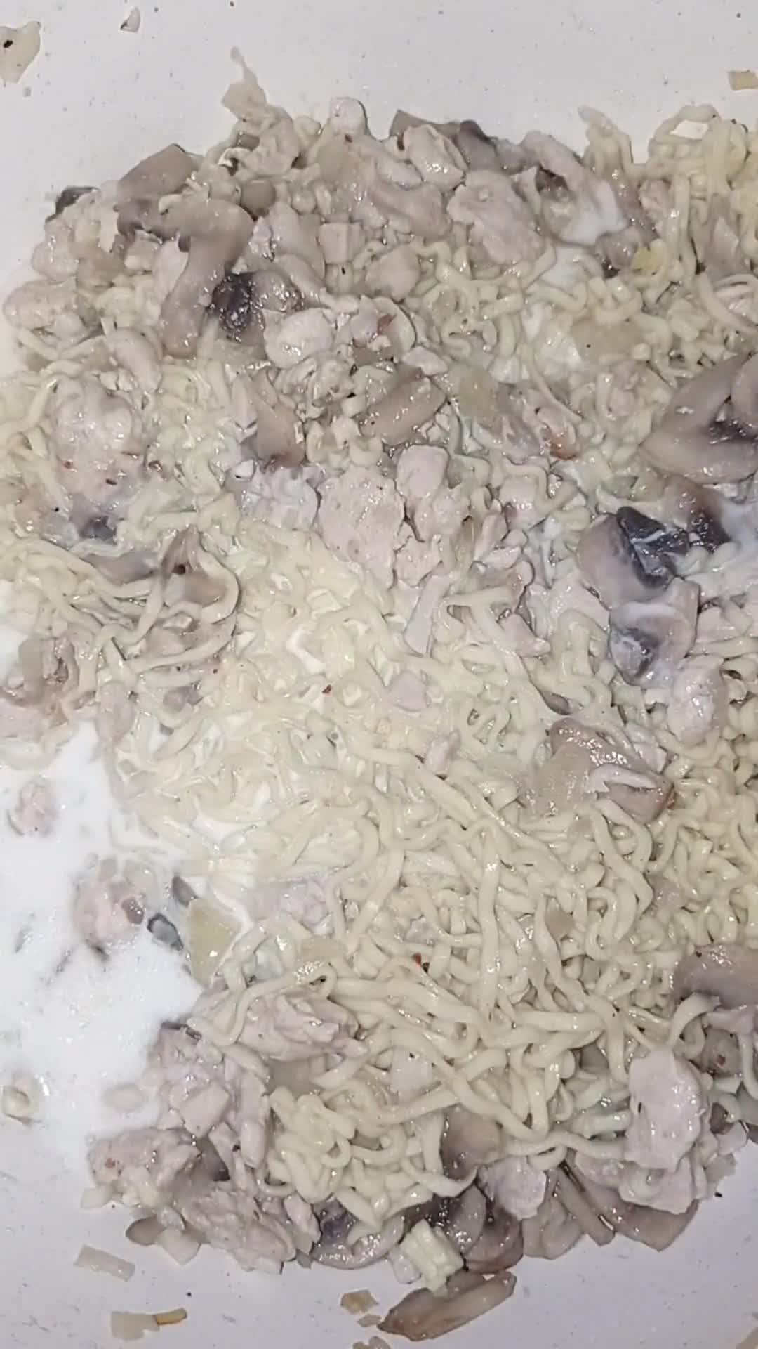 Foto langkah ke 4 dari resep Bakmie Creamy Carbonara.