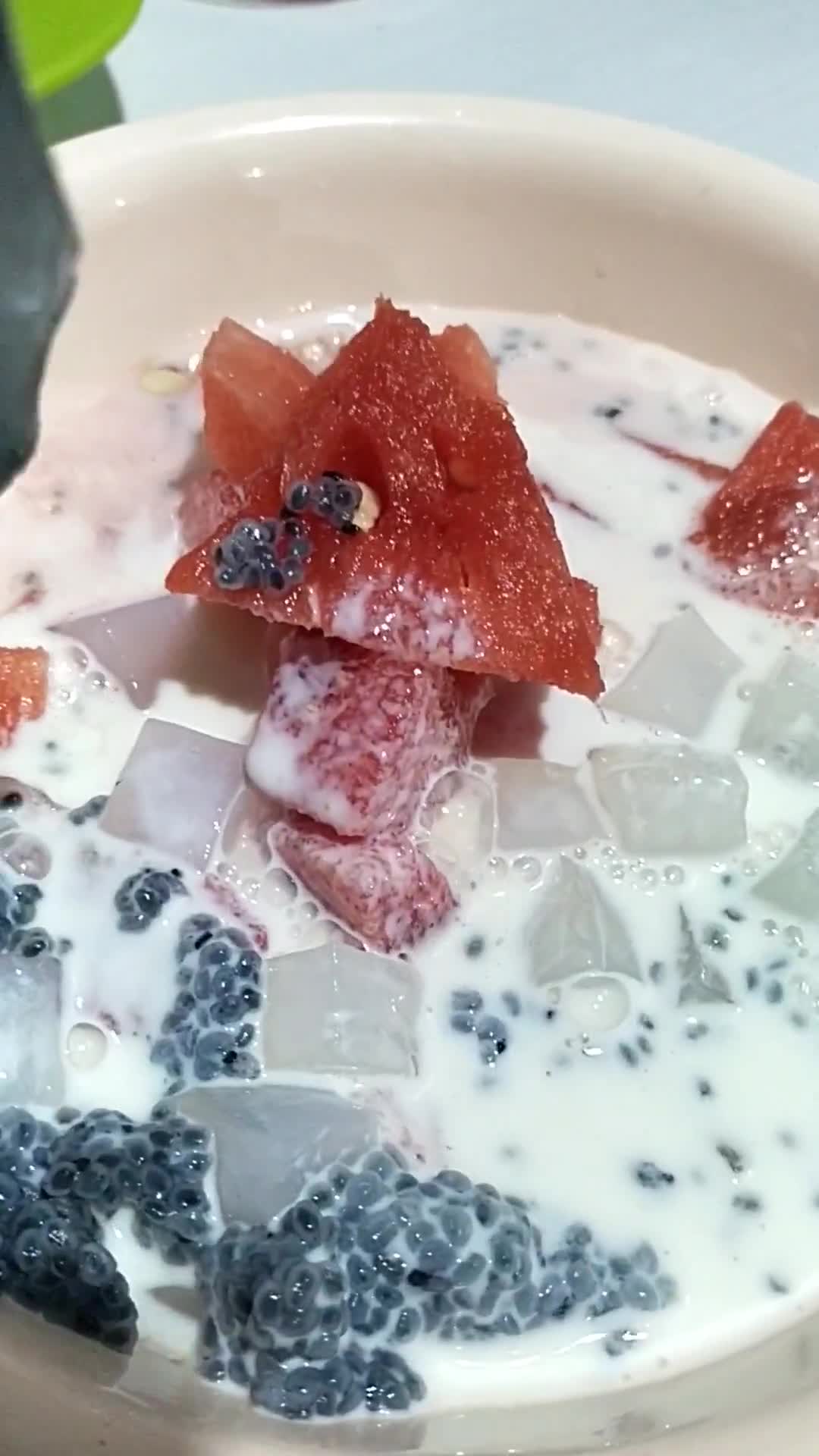Foto langkah ke 3 dari resep Es Semangka.