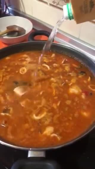 Foto del paso 10 de la receta: Fideuá de marisco