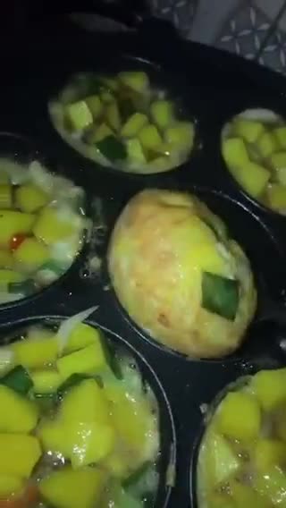 A picture of step 6 of Potato omelette.