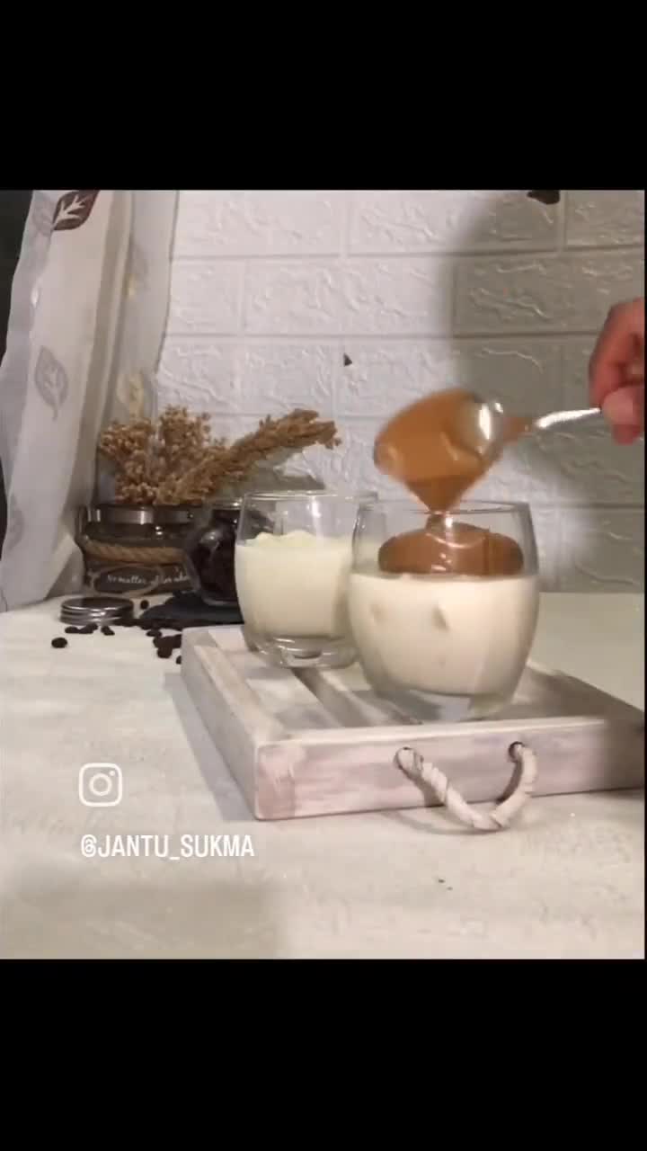 Foto langkah ke 4 dari resep Dalgona Coffee.