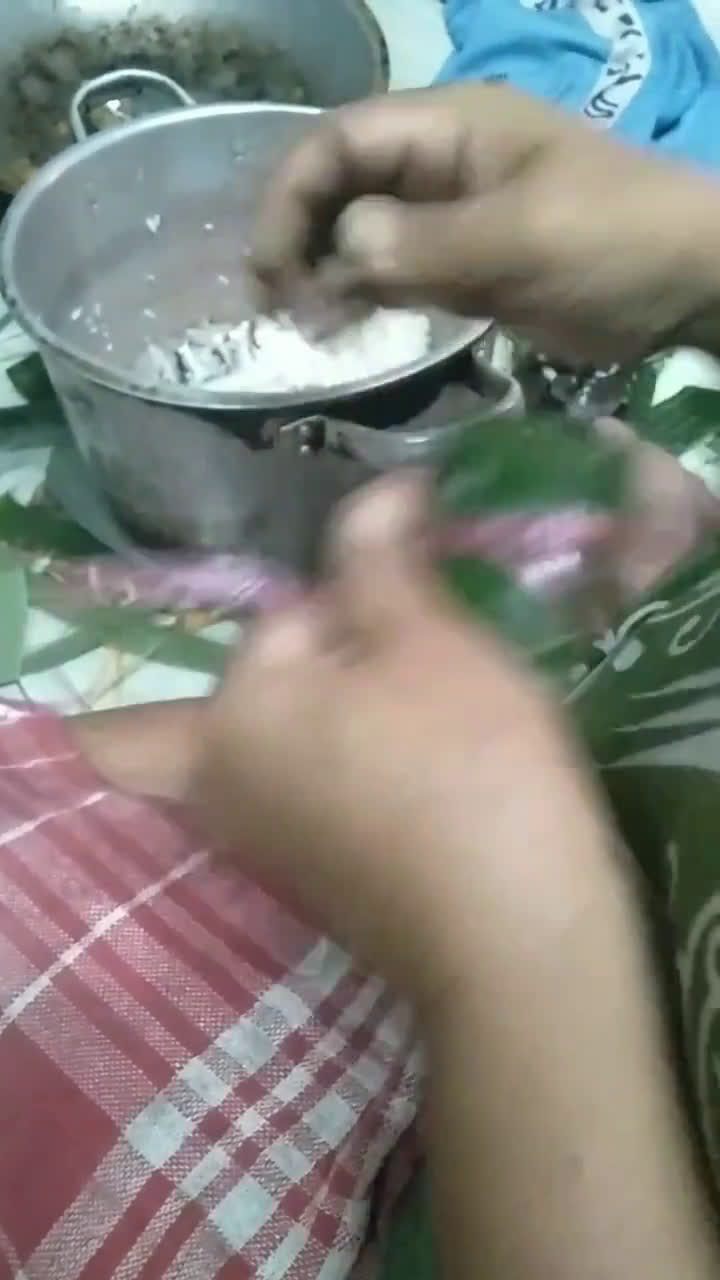 Foto langkah ke 7 dari resep Arem arem atau lontong isi🌯.