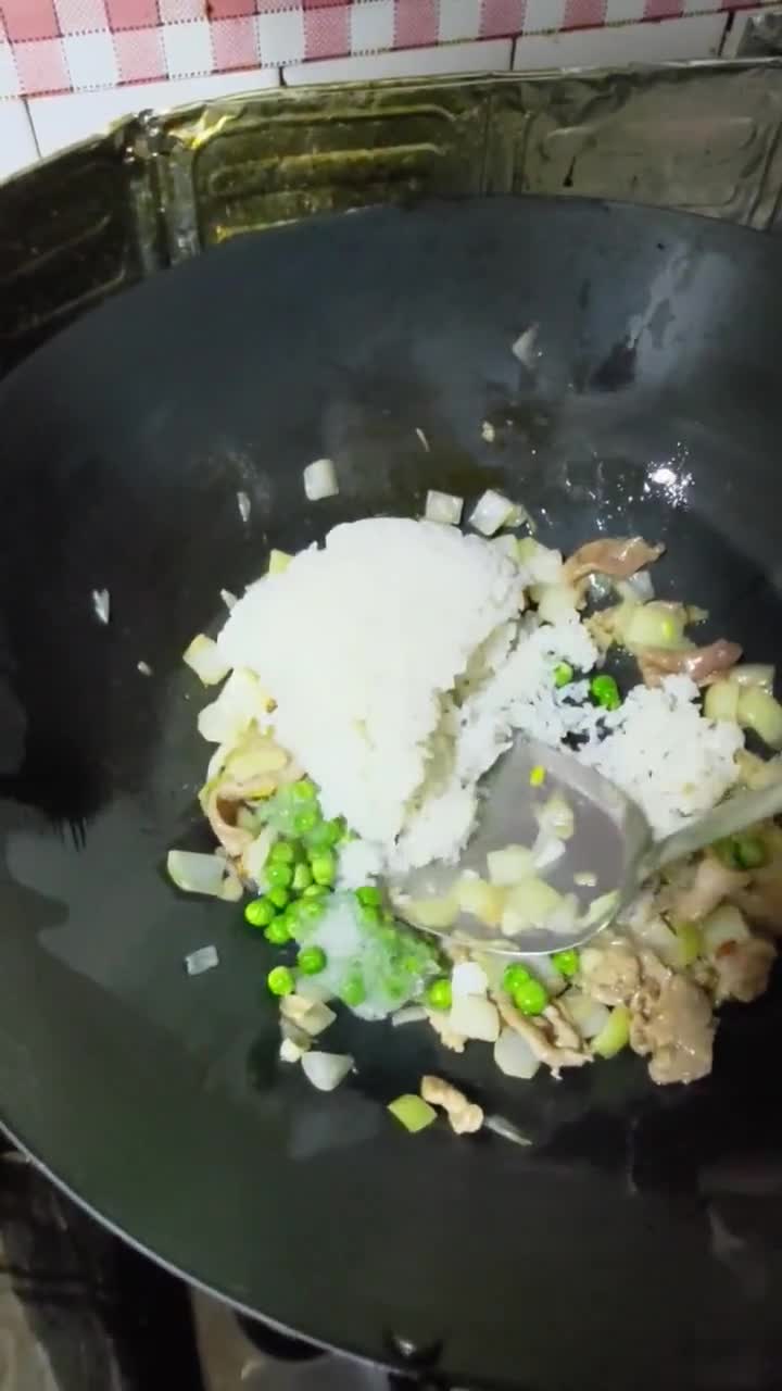 蝦仁肉絲蛋炒飯的食譜步驟3照片