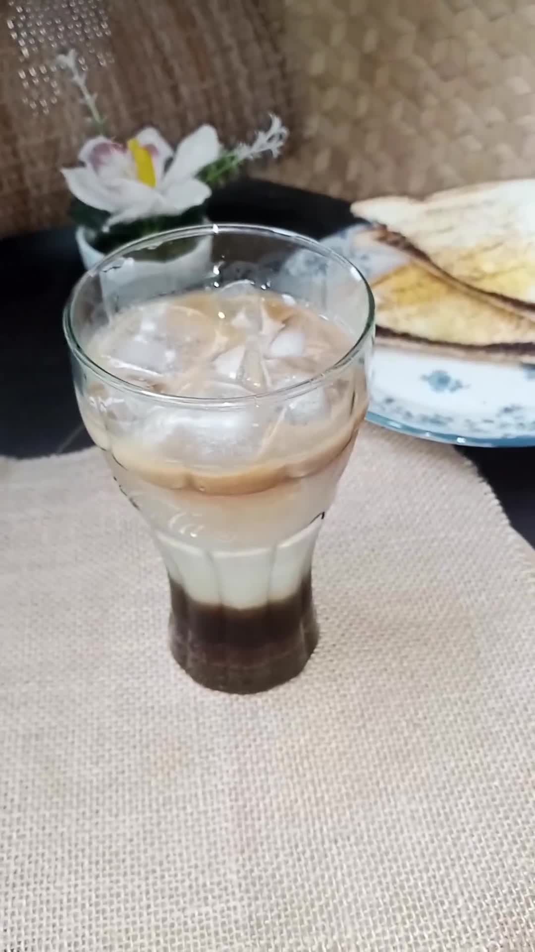 Foto langkah ke 4 dari resep Es Kopi Gula Palm.