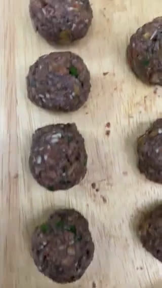 Foto langkah ke 5 dari resep Sweedish Meatballs made with Banana Peels - Swedish Meatball kulit pisang.