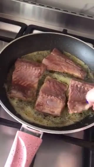 عکس مرحله 2 از دستور ماهی سفید سرخ شده