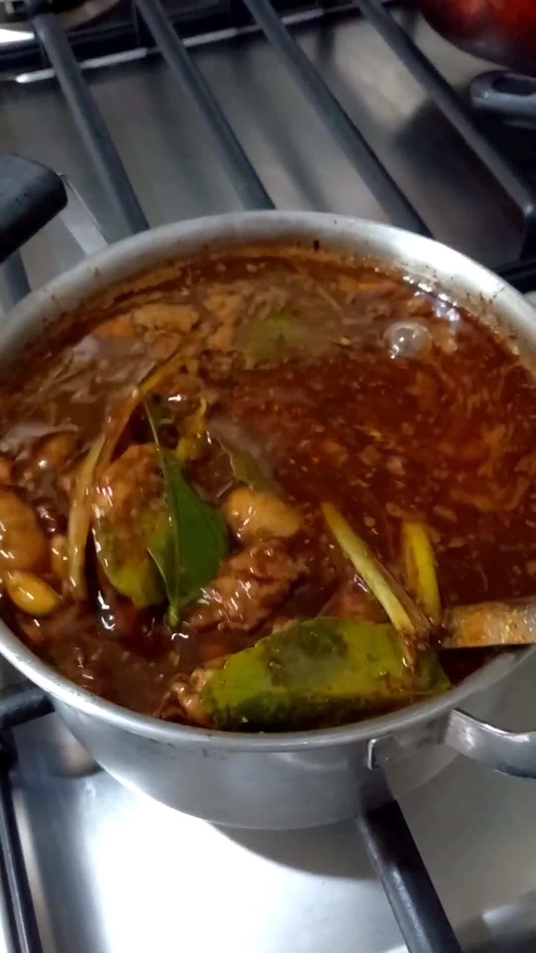 Foto langkah ke 5 dari resep Rawon daging kacang merah.