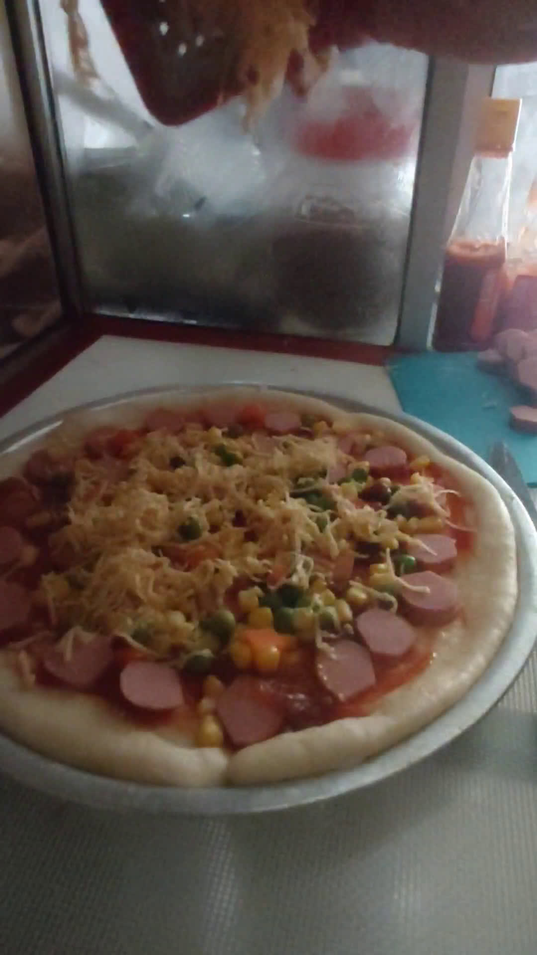 Foto langkah ke 4 dari resep Pizza sederhana.