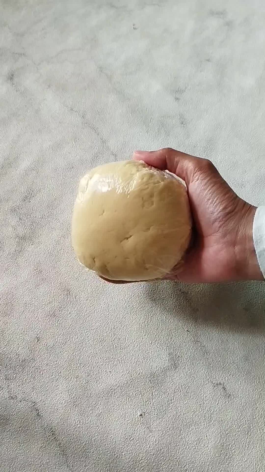 Foto langkah ke 1 dari resep Bolen Lilit Tape Keju.