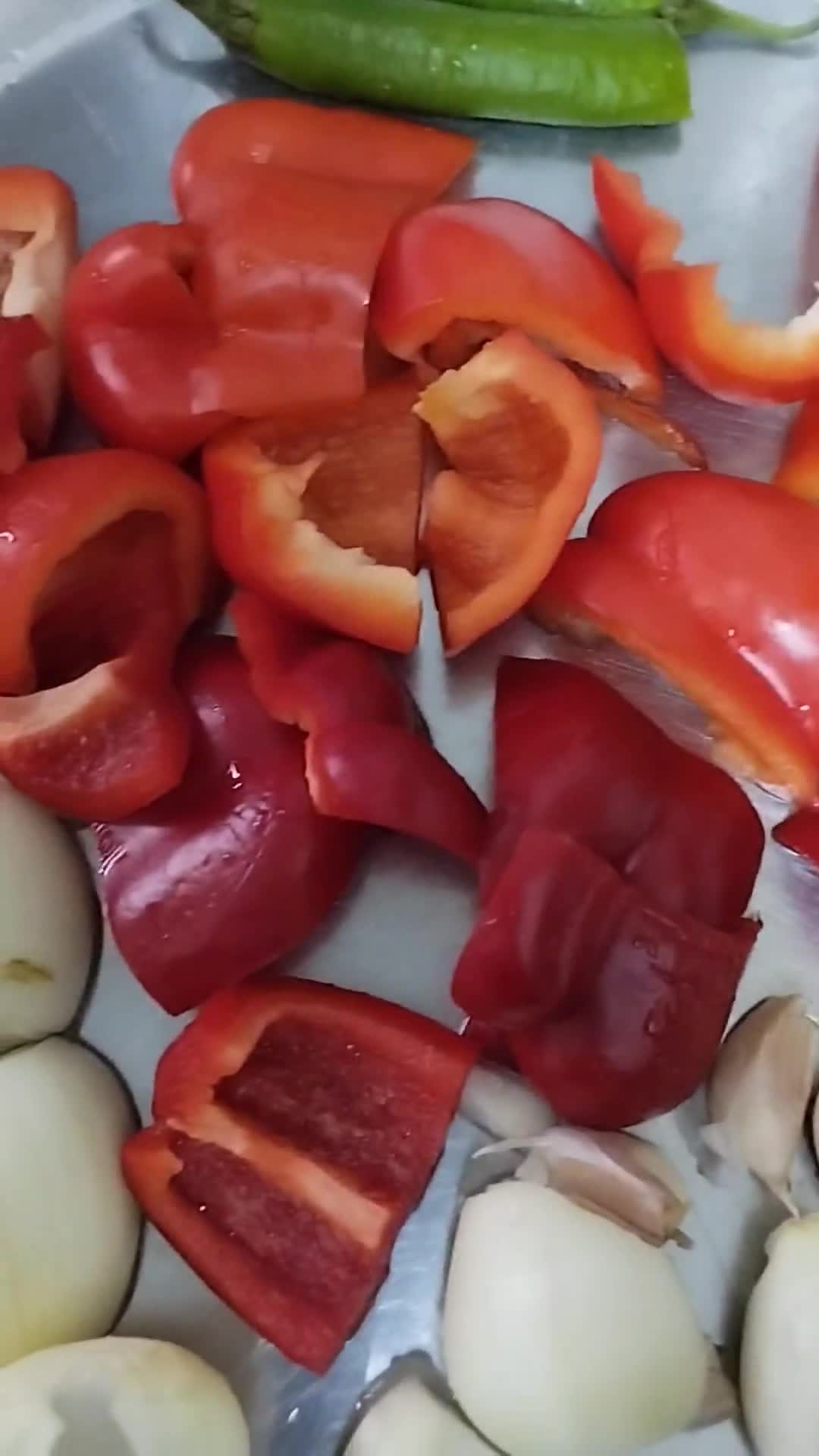 صورة لخطوة 2 من وصفة دجاج البيري بيري مع الارز 🌶️🫑🧅