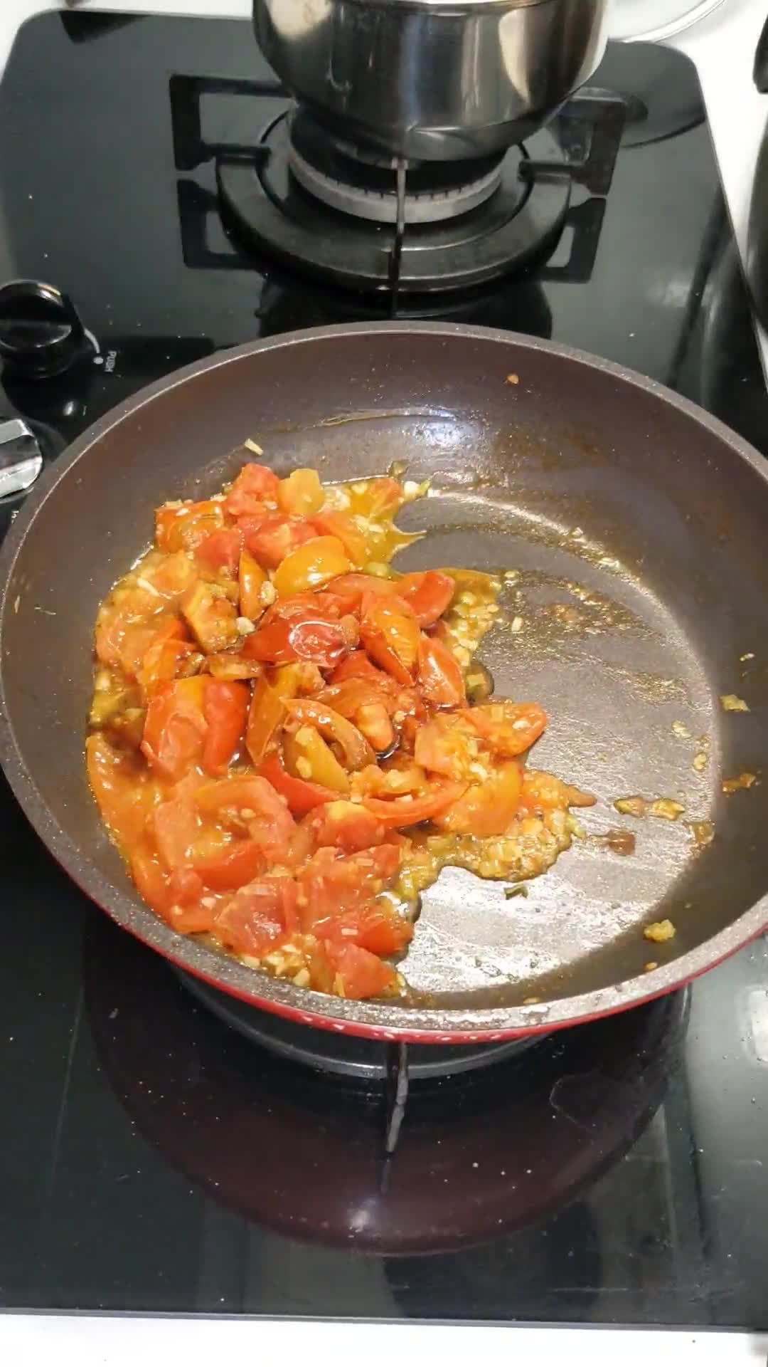 番茄荷包蛋雞肉豆包煨麵的食譜步驟4照片