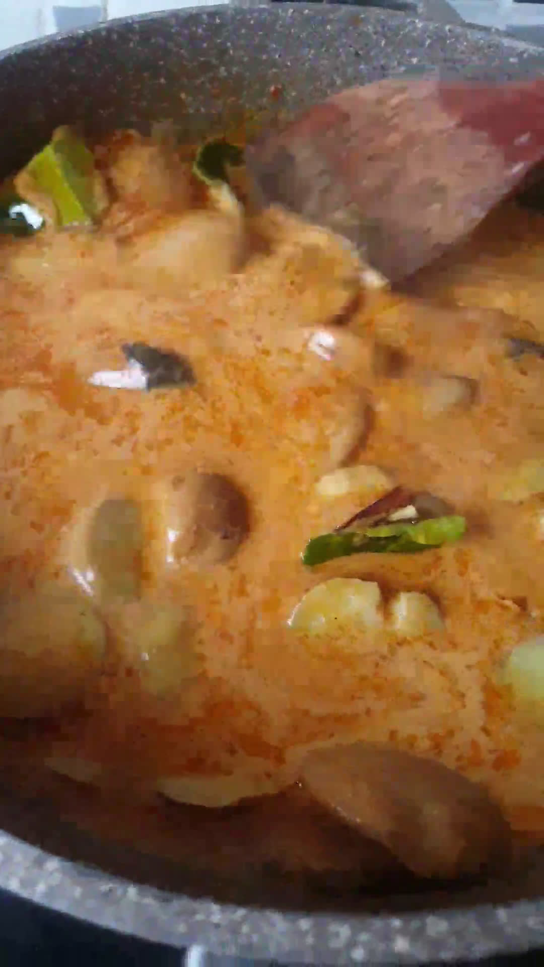 Foto langkah ke 2 dari resep Jengkol Masak Daun Singkong.