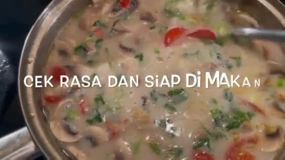 Foto langkah ke 5 dari resep Thai Chicken Soup.