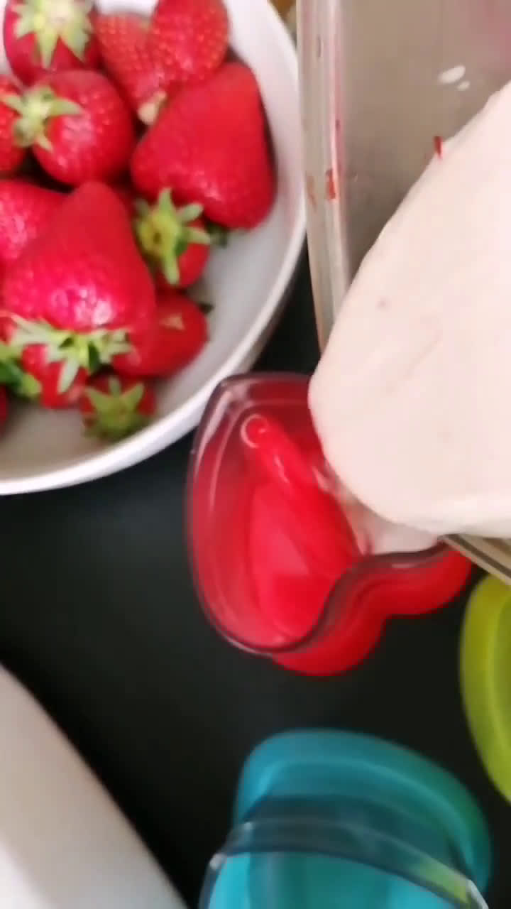 Une image de l'étape 4 de Glace fraises a la djamicoo 🍓.