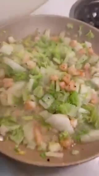 A picture of step 5 of Cabbage and shrimp soup.
