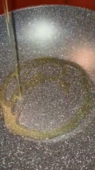 Foto del paso 5 de la receta: Revuelto de espárragos trigueros y cebollita tierna, al vino blanco