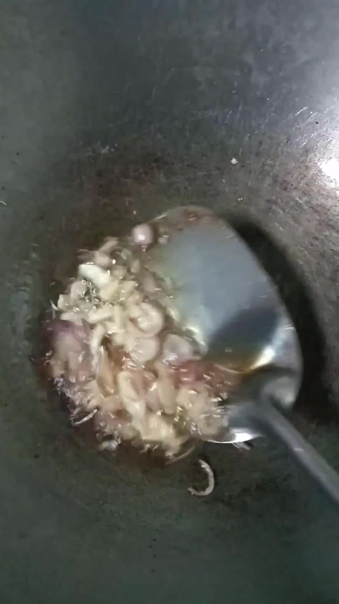 Foto langkah ke 2 dari resep Tumis Pare Teri.