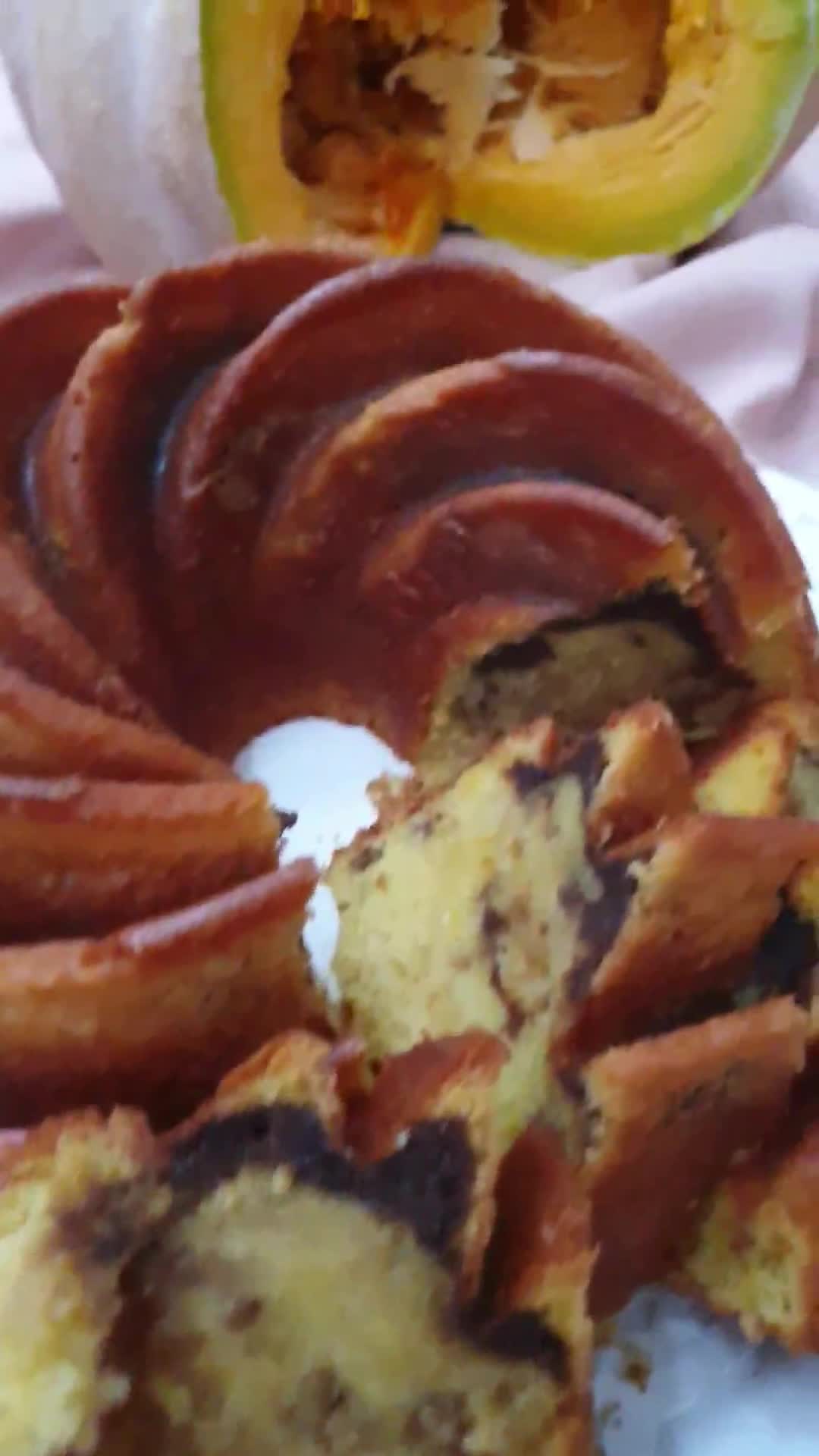 Foto langkah ke 6 dari resep Marble "Pumpkin" Cake.
