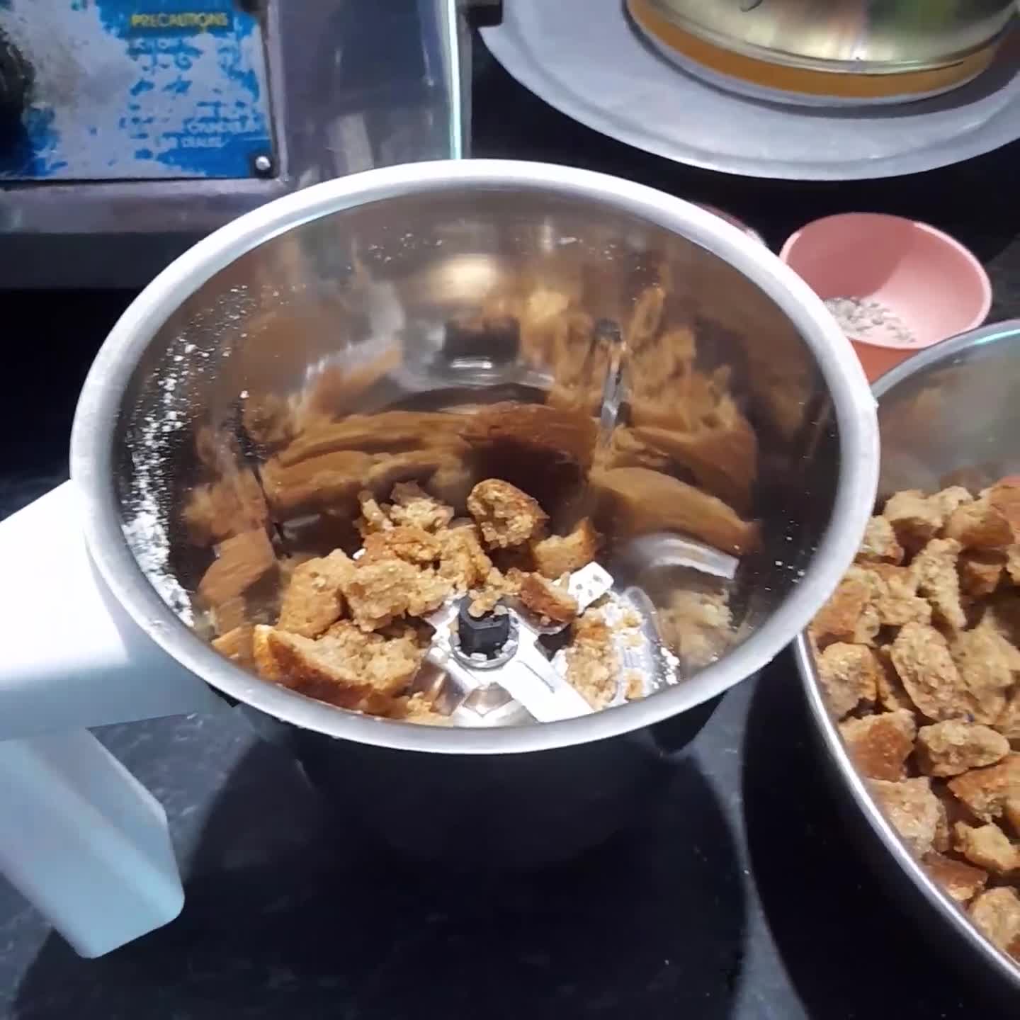 चूरमा ड्राई फ्रूट्स लड्डू रेसिपी चरण 4 फोटो
