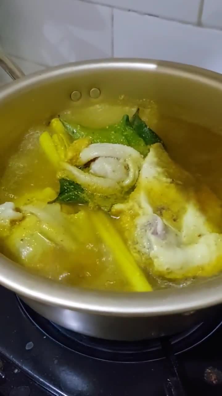 Foto langkah ke 4 dari resep Meal Prep Ayam Ungkep Bumbu Kuning.