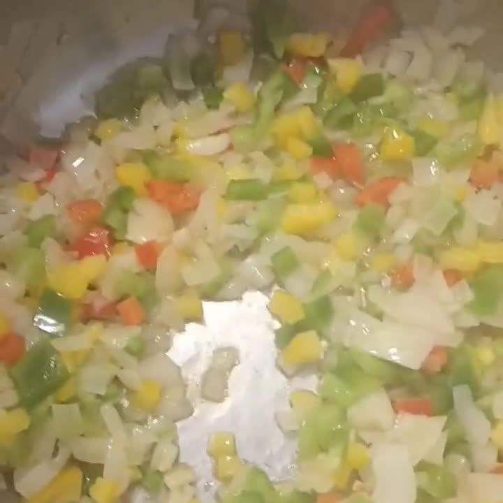 Foto del paso 3 de la receta: Calamares en salsa