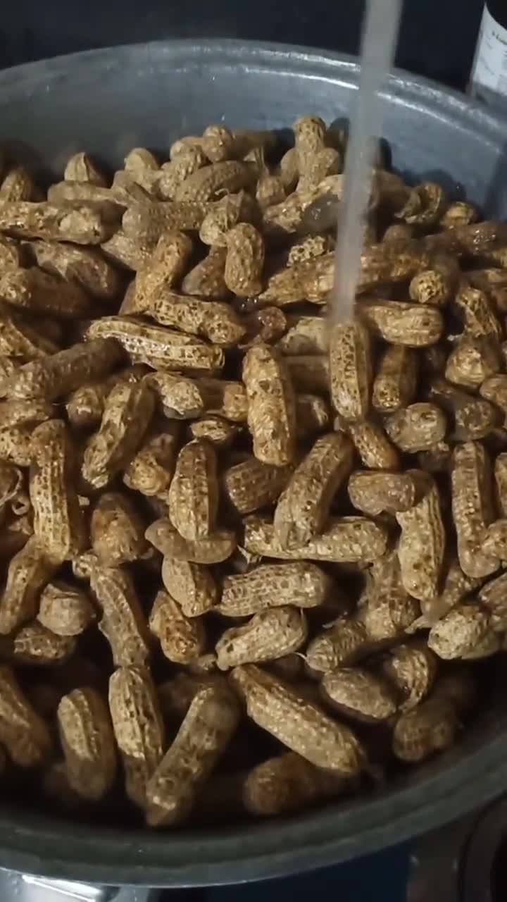 Foto langkah ke 1 dari resep Kacang Tanah Rebus.