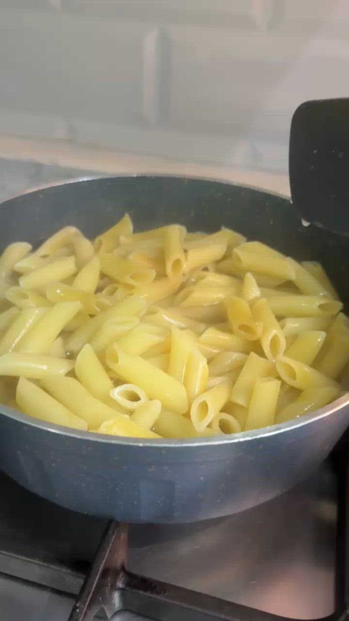 صورة لخطوة 1 من وصفة باستا بصوص البيستو