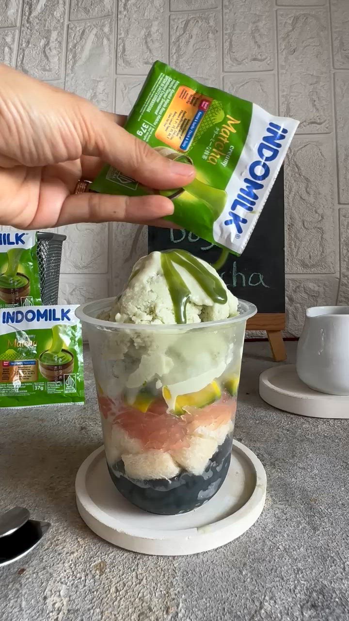 Foto langkah ke 4 dari resep Es Doger Matcha.