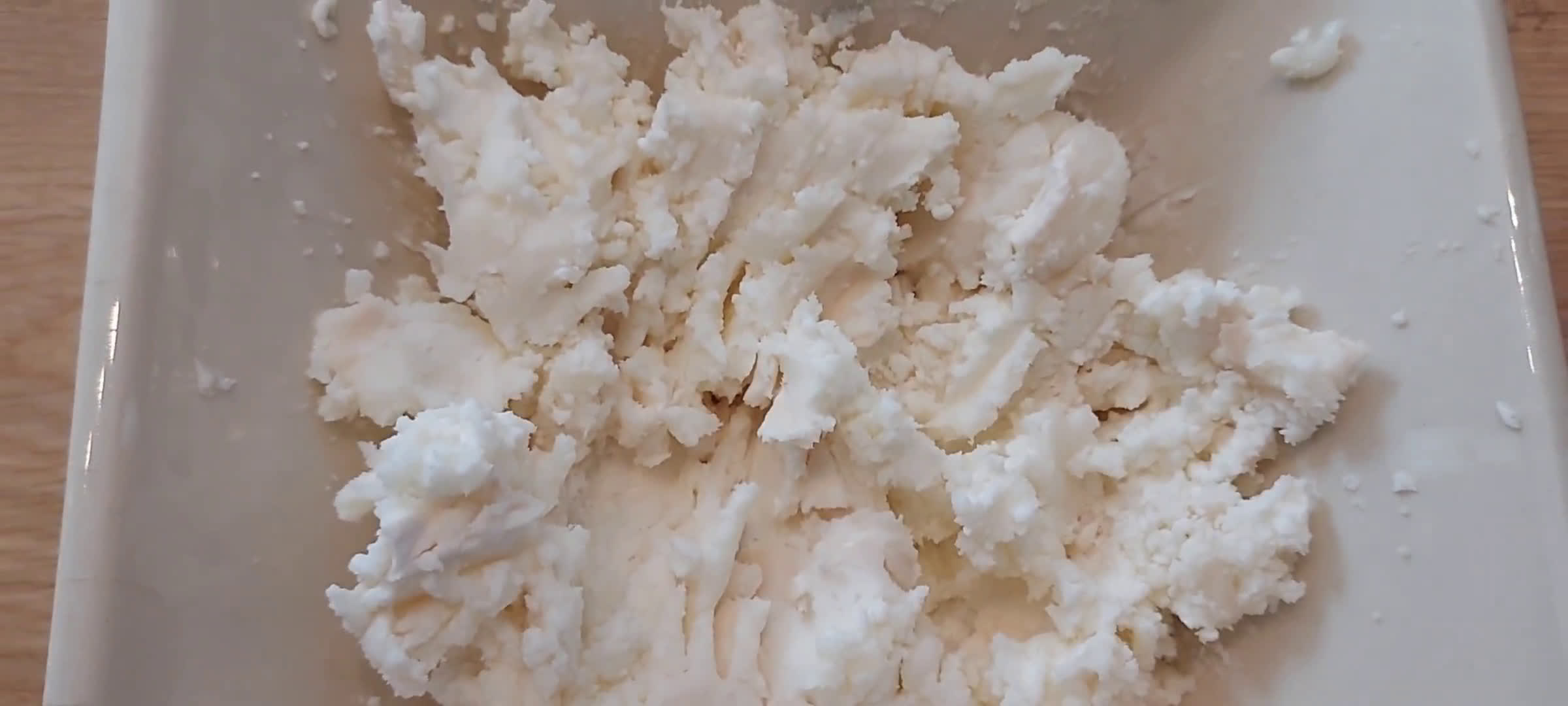 Une image de l'étape 4 de Minis cakes chèvre lardons et mozarella.