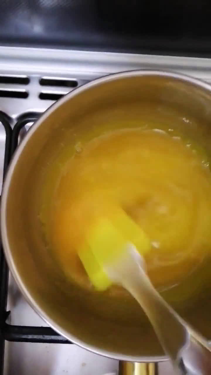 صورة لخطوة 5 من وصفة تشيز كيك بالخوخ والرمان طعم خررررفي 😋