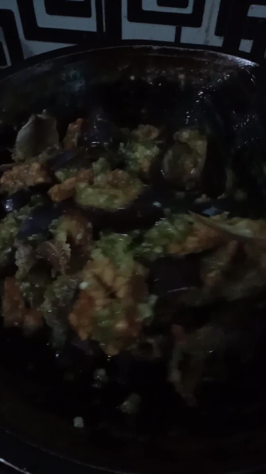 Foto langkah ke 3 dari resep Terong Ikan Asin Sambal Ijo.