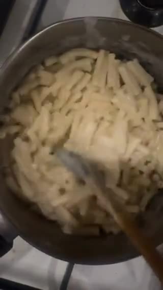 صورة لخطوة 7 من وصفة صينية المكرونه بالتونه والبشاميل الكذاب🍝😋!