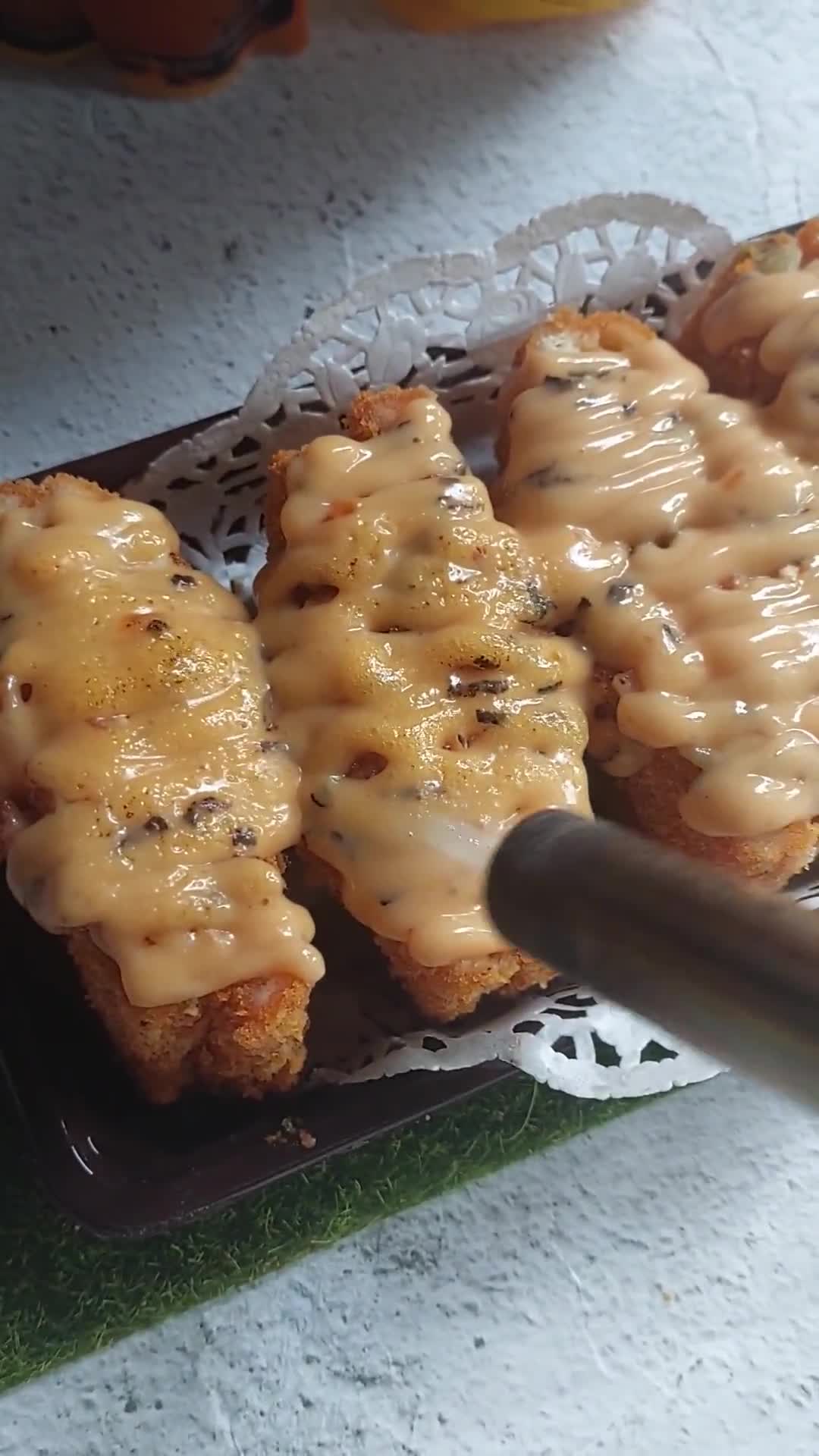 Foto langkah ke 7 dari resep Pocket Bread : Chicken Mayo Mentai.