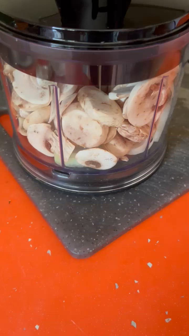 Foto del paso 2 de la receta: Macarrones gruesos con salsa boloñesa y champiñones
