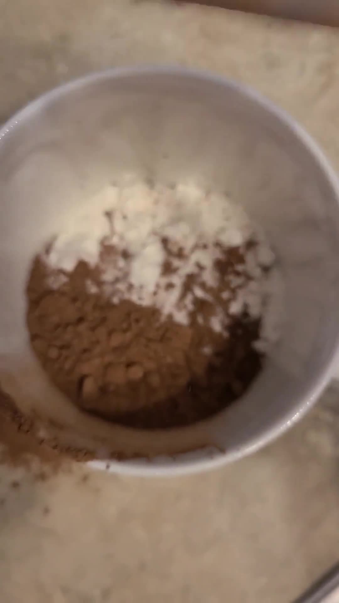 صورة لخطوة 1 من وصفة Mug cake ماج كيك أو كيكة المكروويف كيكة الدقيقة