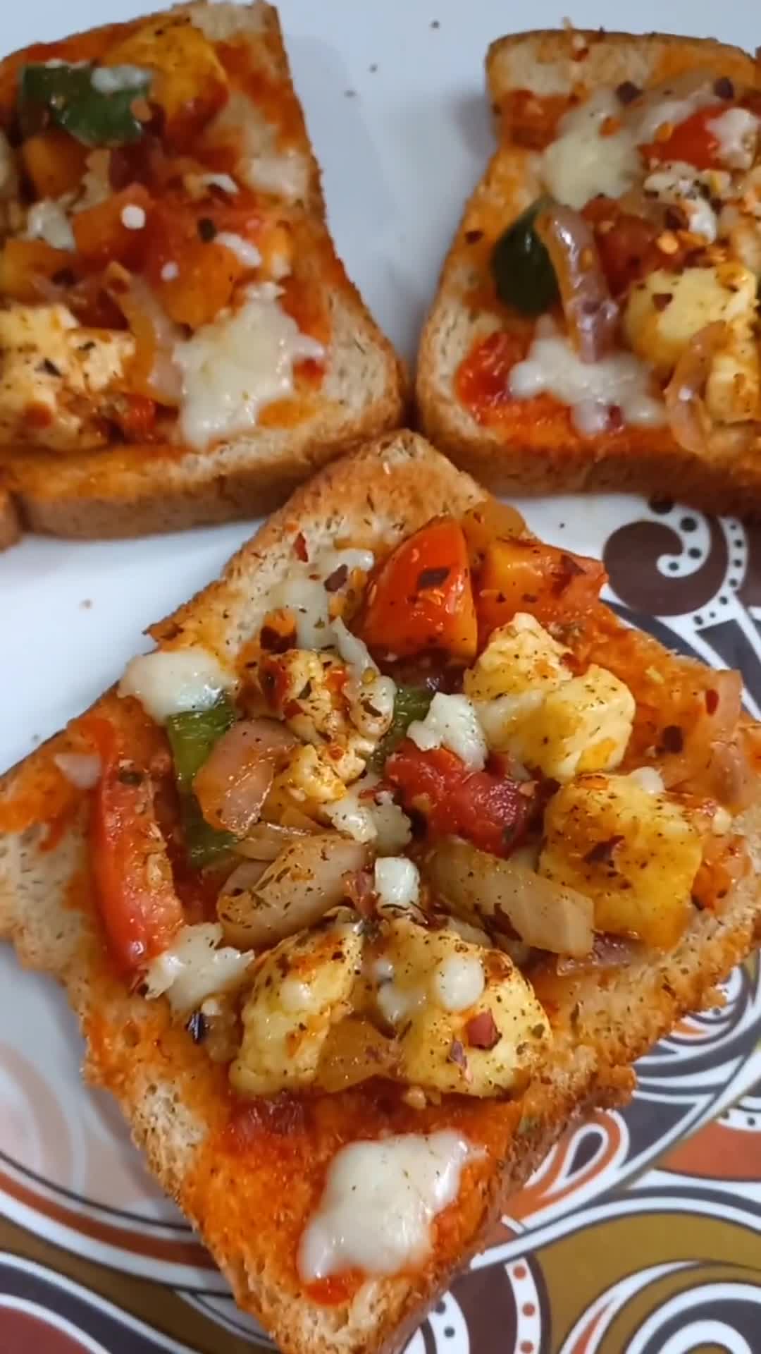 ब्राउन ब्रेड पिज़्ज़ा (Brown Bread Pizza recipe in hindi) रेसिपी चरण 7 फोटो