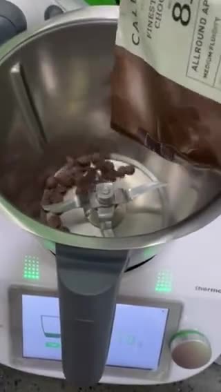 Gambar langkah 13 resipi Kek Coklat Viral.