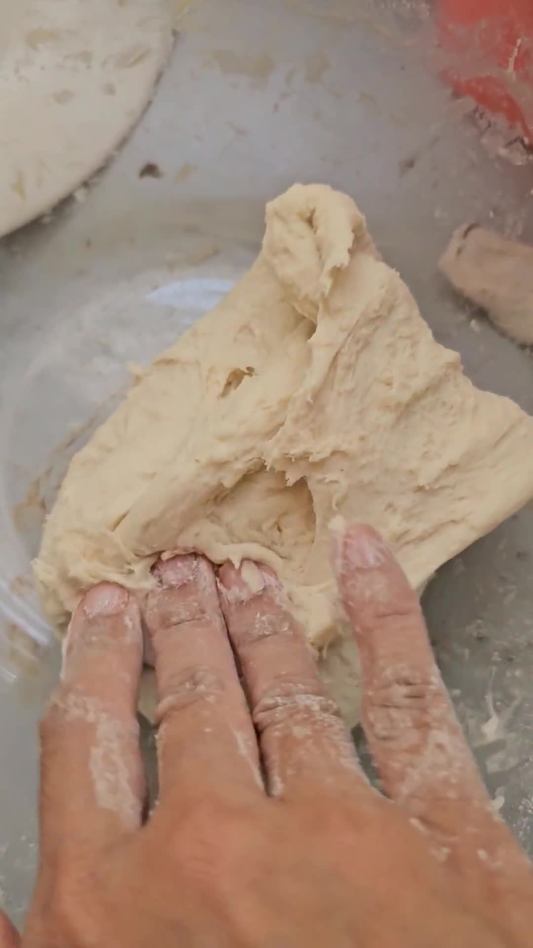 Gambar langkah 2 resipi Neapolitan Pizza.