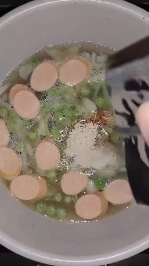 Foto langkah ke 3 dari resep Mie Kuah Sosis Telur.