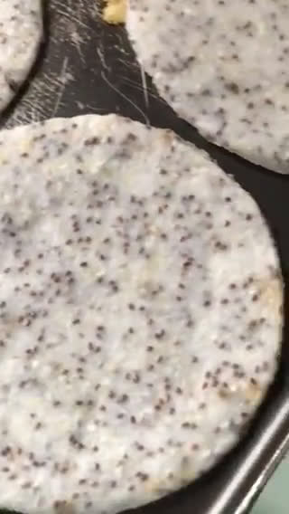 Foto del paso 1 de la receta: Sándwich de arepa con huevo a la Cata 💛